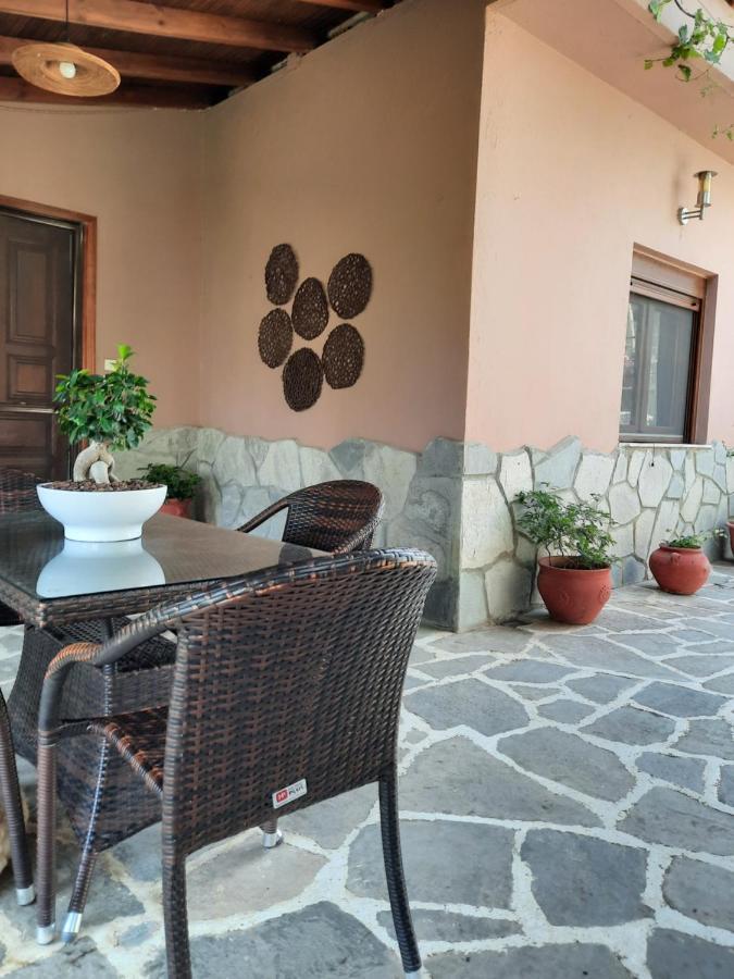 Theodoras House Vendégház Nea Iraklitsa Kültér fotó